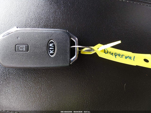 KNDERCAA4M7118005 KIA SELTOS EX