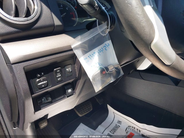 5TFDW5F18GX508747 Toyota Tundra Sr5 5.7l V8