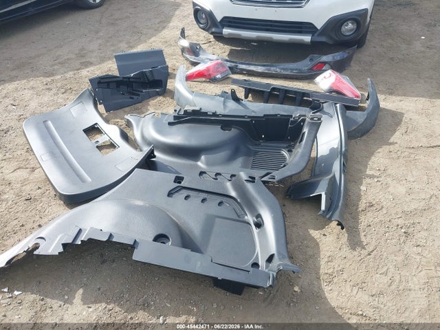 Toyota RAV4 LE 2018 JTMBFREV4JJ175749 Image 12