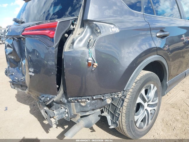 Toyota RAV4 LE 2018 JTMBFREV4JJ175749 Image 18