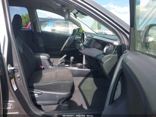 Toyota RAV4 LE 2018 JTMBFREV4JJ175749 Image 5