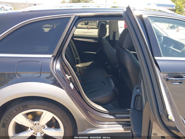 WA1UFAFLXFA139945 Audi Allroad 2.0t Premium