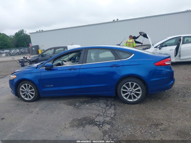 3FA6P0LU7HR325475 Ford Fusion Hybrid Se
