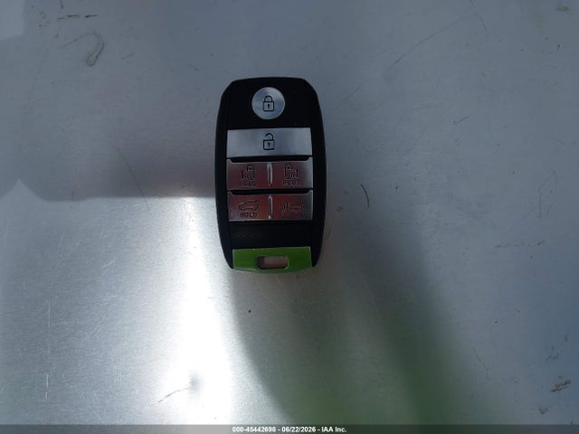 KIA SEDONA LX 2017 KNDMB5C18H6320205 Image 11