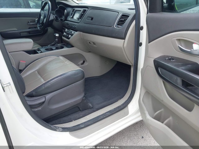 KIA SEDONA LX 2017 KNDMB5C18H6320205 Image 5