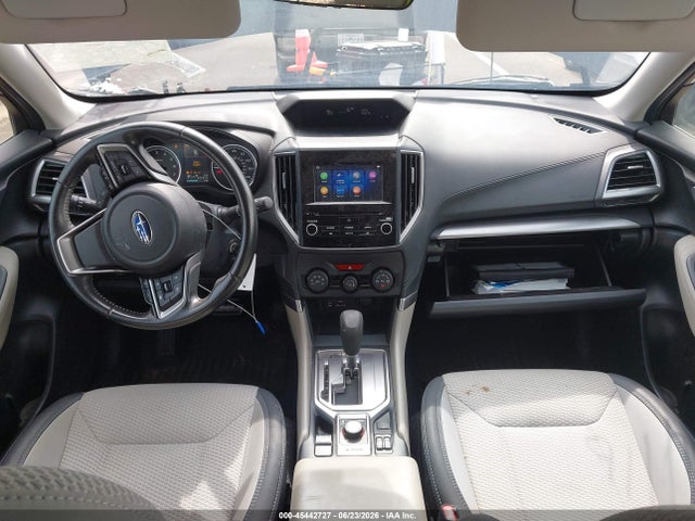 Subaru Forester Premium 2019 JF2SKAEC0KH509183 Image 17