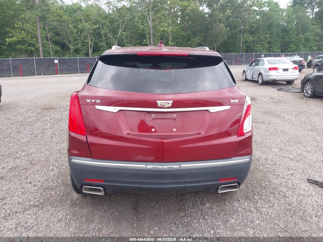 45442850 :رقم المزاد ، 1GYKNBRS1HZ202485 vin ، 2017 Cadillac Xt5 Luxury مزاد بيع