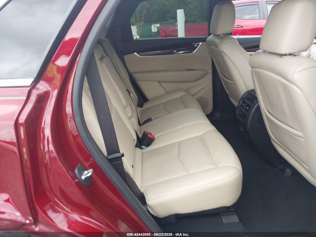 45442850 :رقم المزاد ، 1GYKNBRS1HZ202485 vin ، 2017 Cadillac Xt5 Luxury مزاد بيع