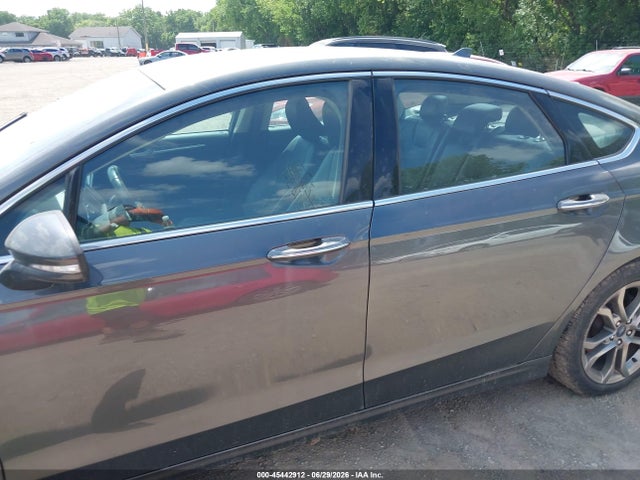 45442912 :رقم المزاد ، 3FA6P0RUXLR219652 vin ، 2020 Ford Fusion Hybrid Titanium مزاد بيع