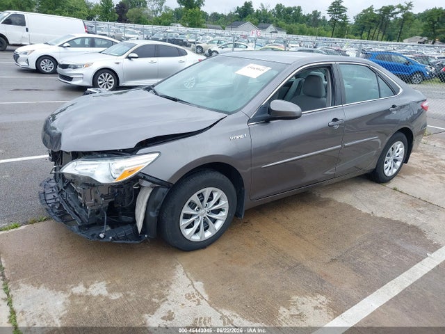 2016 Toyota Camry Hybrid Le მანქანა იყიდება აუქციონზე, vin: 4T1BD1FK6GU198657, აუქციონის ნომერი: 45443045