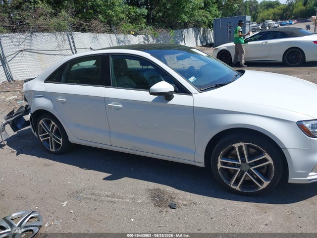 Продажа на аукционе авто 2019 Audi A3 45 Premium, vin: WAUBEGFF7K1016611, номер лота: 45443063