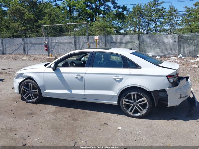 Продажа на аукционе авто 2019 Audi A3 45 Premium, vin: WAUBEGFF7K1016611, номер лота: 45443063