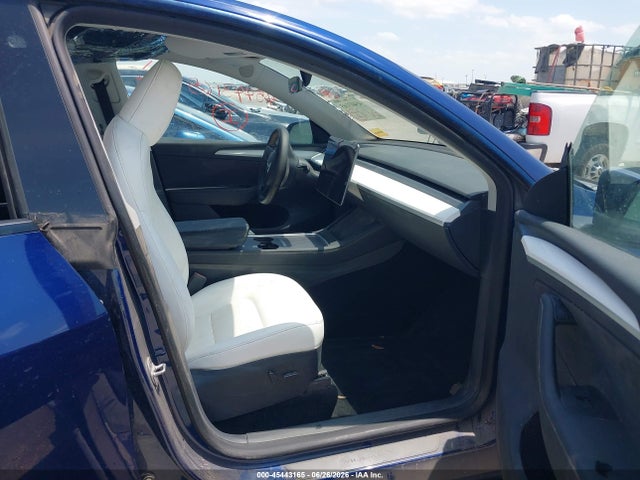 Продажа на аукционе авто 2023 Tesla Model Y Awd/long Range Dual Motor All-wheel Drive, vin: 7SAYGDEE8PA077463, номер лота: 45443165