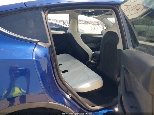 Продажа на аукционе авто 2023 Tesla Model Y Awd/long Range Dual Motor All-wheel Drive, vin: 7SAYGDEE8PA077463, номер лота: 45443165