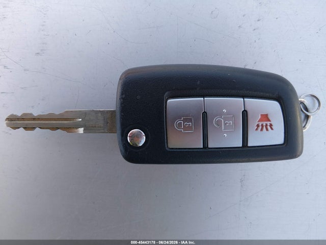 JN1BJ1CR0JW257442 Nissan Rogue Sport S