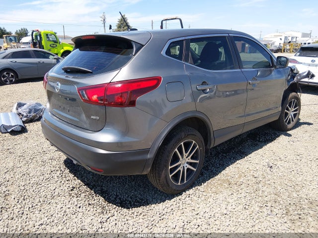 JN1BJ1CR0JW257442 Nissan Rogue Sport S