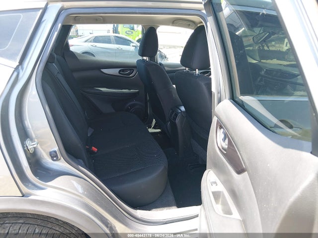 JN1BJ1CR0JW257442 Nissan Rogue Sport S