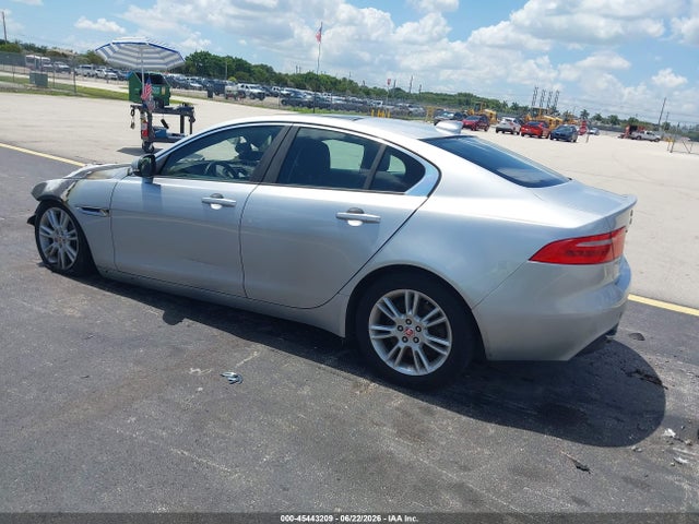 2017 Jaguar Xe 25t Premium მანქანა იყიდება აუქციონზე, vin: SAJAD4BG1HA956007, აუქციონის ნომერი: 45443209