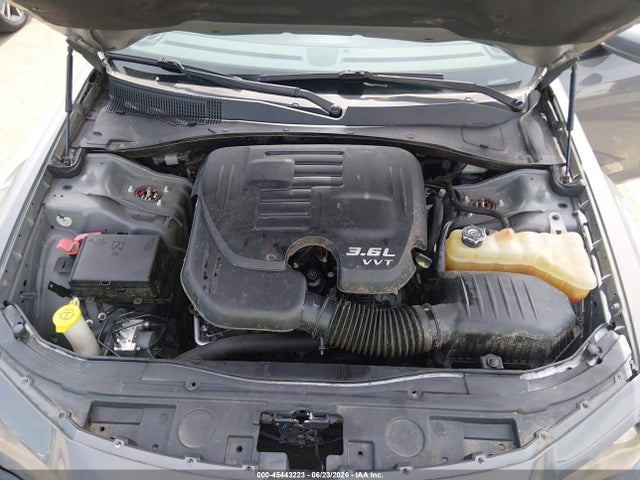 45443223 :رقم المزاد ، 2C3CCABG4KH515428 vin ، 2019 Chrysler 300 300s مزاد بيع