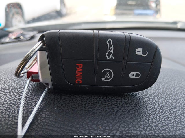 45443223 :رقم المزاد ، 2C3CCABG4KH515428 vin ، 2019 Chrysler 300 300s مزاد بيع