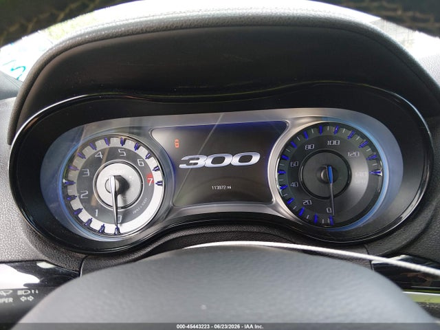 45443223 :رقم المزاد ، 2C3CCABG4KH515428 vin ، 2019 Chrysler 300 300s مزاد بيع