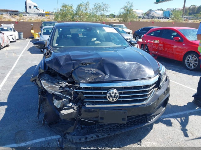 1VWMA7A32MC008859 Volkswagen Passat 2.0t R-line