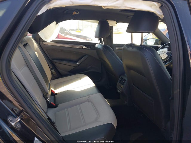 1VWMA7A32MC008859 Volkswagen Passat 2.0t R-line