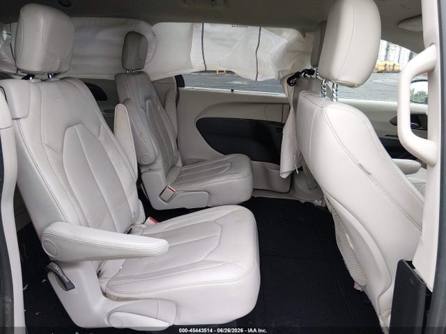 45443514 :رقم المزاد ، 2C4RC1DG3MR551983 vin ، 2021 Chrysler Voyager Lxi مزاد بيع