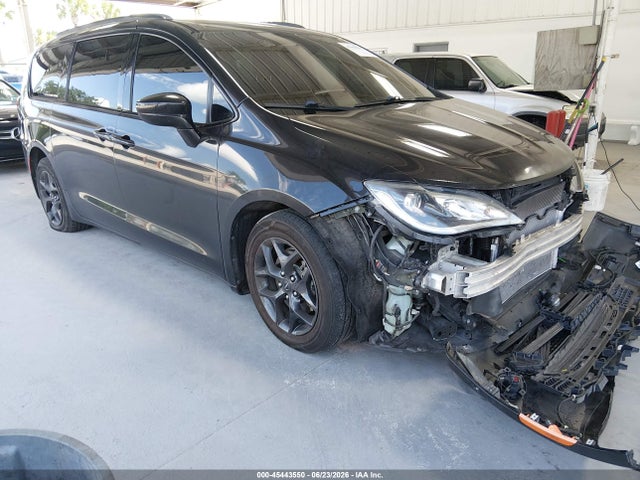 45443550 :رقم المزاد ، 2C4RC1BG9JR247958 vin ، 2018 Chrysler Pacifica Touring L مزاد بيع