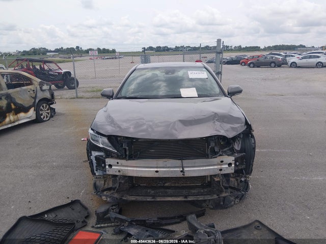 4T1B11HK5KU768193 Toyota CAMRY SE