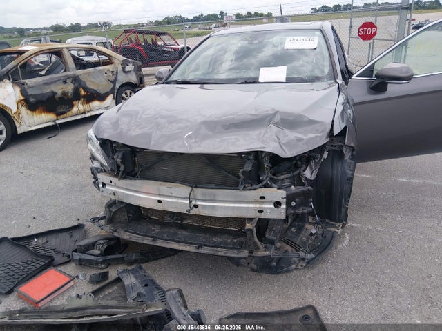 4T1B11HK5KU768193 Toyota CAMRY SE