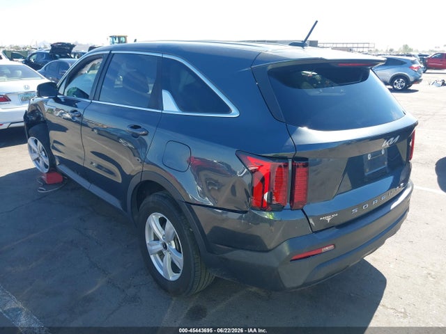 KIA SORENTO LX 2022 5XYRG4LC8NG134062 Image 3