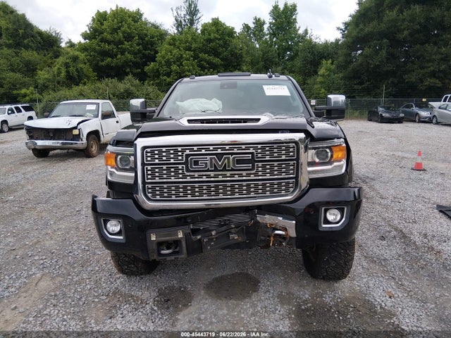 45443719 :رقم المزاد ، 1GT12SEY3KF246484 vin ، 2019 Gmc Sierra 2500hd Denali مزاد بيع