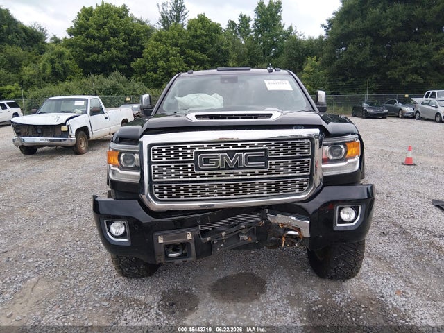 45443719 :رقم المزاد ، 1GT12SEY3KF246484 vin ، 2019 Gmc Sierra 2500hd Denali مزاد بيع
