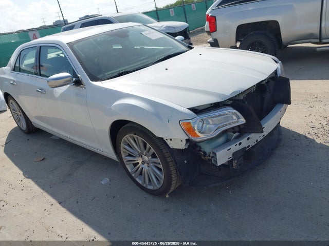 45443725 :رقم المزاد ، 2C3CCAPT3CH256504 vin ، 2012 Chrysler 300c Luxury Series مزاد بيع