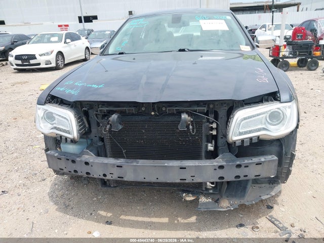 Chrysler 300C 2016 2C3CCAEG8GH170438 Image 13