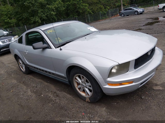 2005 Ford Mustang მანქანა იყიდება აუქციონზე, vin: 1ZVFT80NX55187962, აუქციონის ნომერი: 45443844