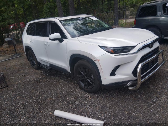 2024 Toyota Grand Highlander Platinum მანქანა იყიდება აუქციონზე, vin: 5TDAAAB5XRS043447, აუქციონის ნომერი: 45443870