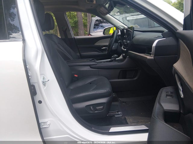 Продажа на аукционе авто 2024 Toyota Grand Highlander Platinum, vin: 5TDAAAB5XRS043447, номер лота: 45443870