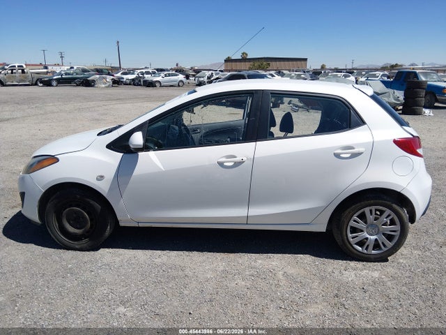 Mazda Mazda2 Sport 2014 JM1DE1KZXE0180230 Image 17