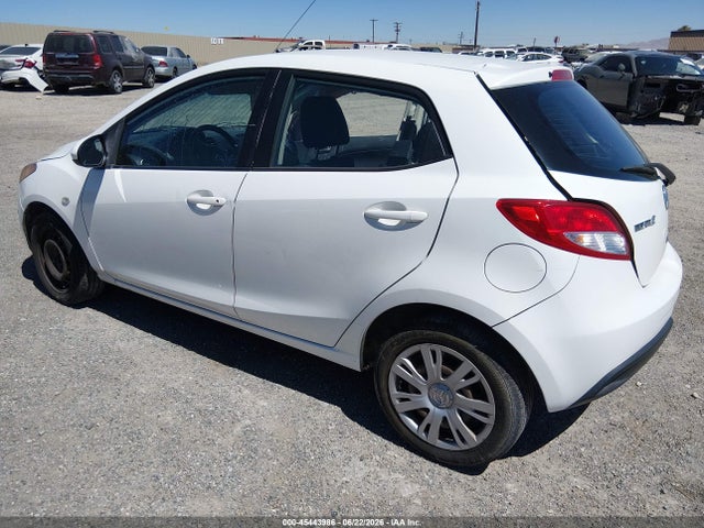Mazda Mazda2 Sport 2014 JM1DE1KZXE0180230 Image 3