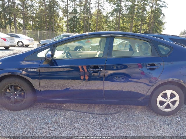 JTDKN3DU5F0441253 Toyota Prius Two
