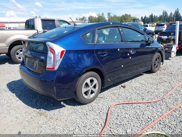 JTDKN3DU5F0441253 Toyota Prius Two