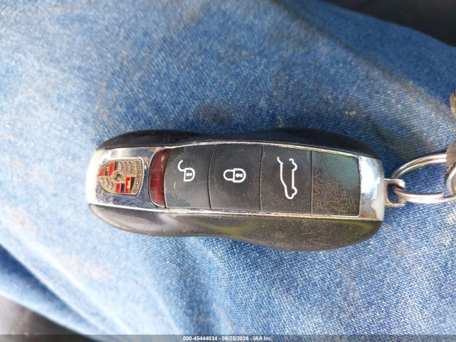 Продажа на аукционе авто 2013 Porsche Cayenne Gts, vin: WP1AD2A29DLA79661, номер лота: 45444034