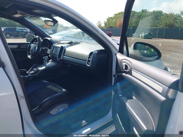 Продажа на аукционе авто 2013 Porsche Cayenne Gts, vin: WP1AD2A29DLA79661, номер лота: 45444034