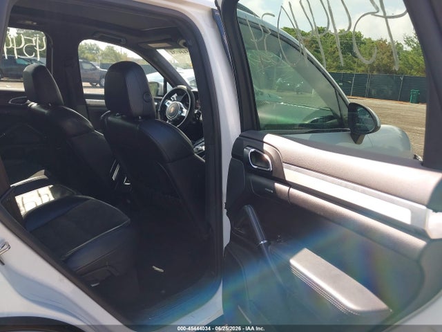 Продажа на аукционе авто 2013 Porsche Cayenne Gts, vin: WP1AD2A29DLA79661, номер лота: 45444034