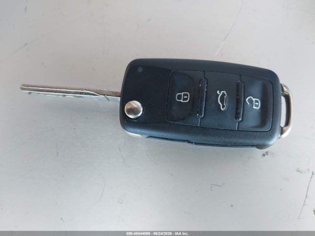 3VWD17AJ3GM339046 Volkswagen Jetta 1.8t Sport