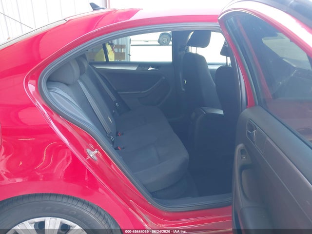 3VWD17AJ3GM339046 Volkswagen Jetta 1.8t Sport