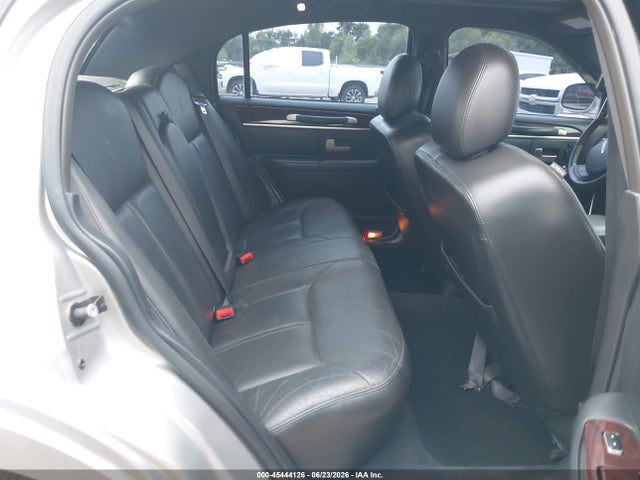 45444126 :رقم المزاد ، 1LNHM82V46Y646808 vin ، 2006 Lincoln Town Car Signature Limited مزاد بيع