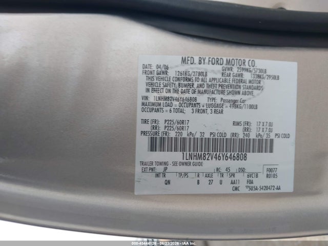 45444126 :رقم المزاد ، 1LNHM82V46Y646808 vin ، 2006 Lincoln Town Car Signature Limited مزاد بيع